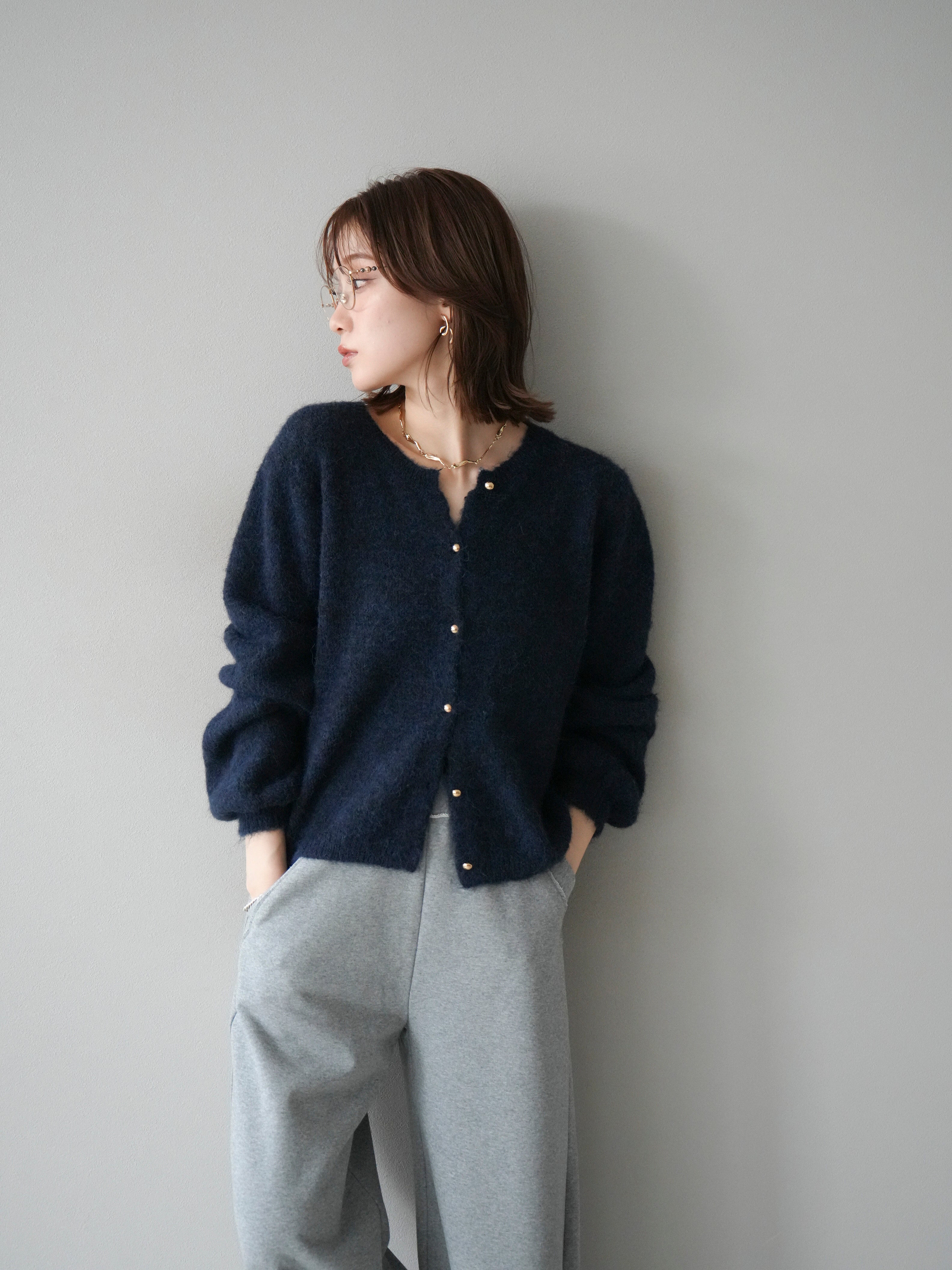 予約]ゴールドボタンニットカーディガン/navy – Lumier