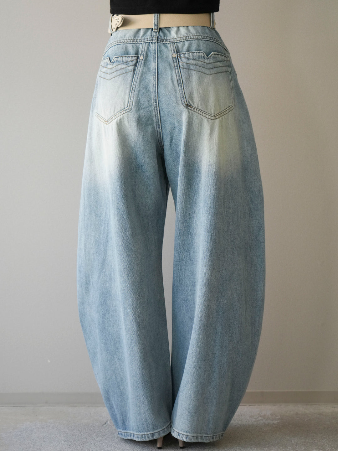 [予約]ベルト付ペイント加工カーブデニムパンツ/lightblue