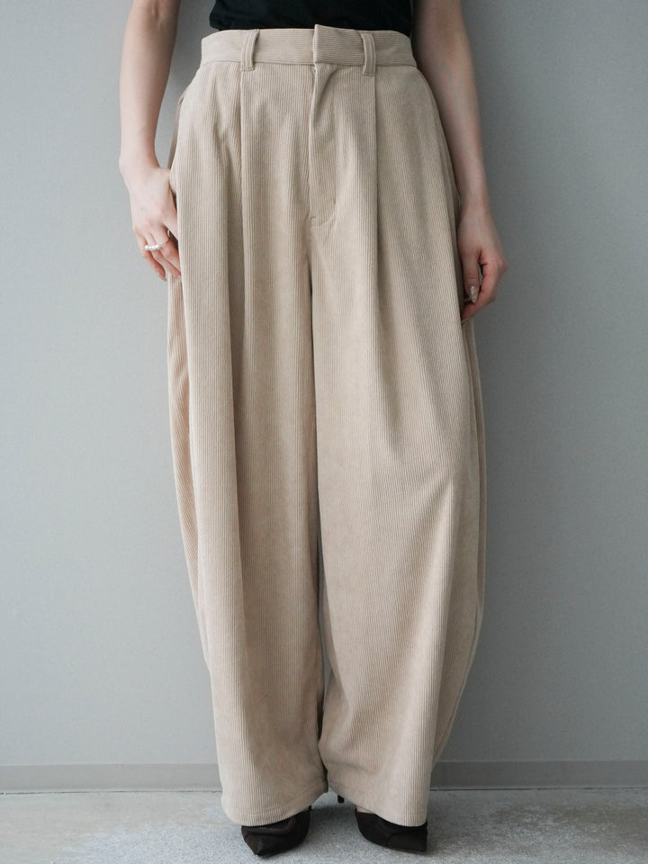 [予約]コーデュロイサイドタックコクーンパンツ/beige