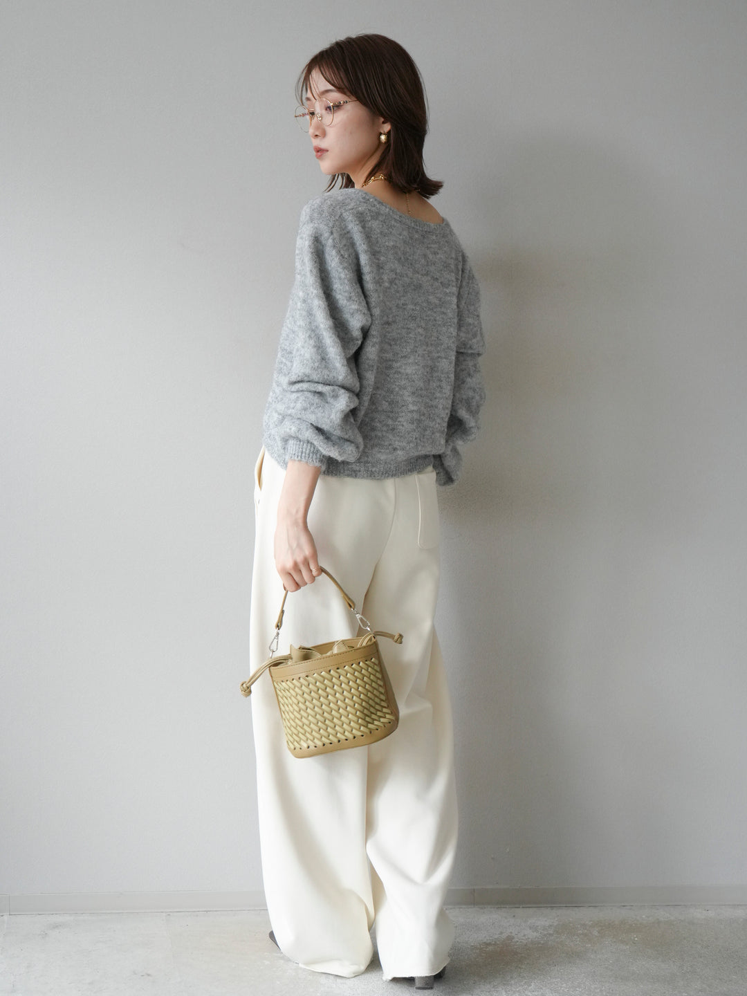 [SET]ゴールドボタンニットカーディガン+アウトシームカットオフスエットパンツ(2set)