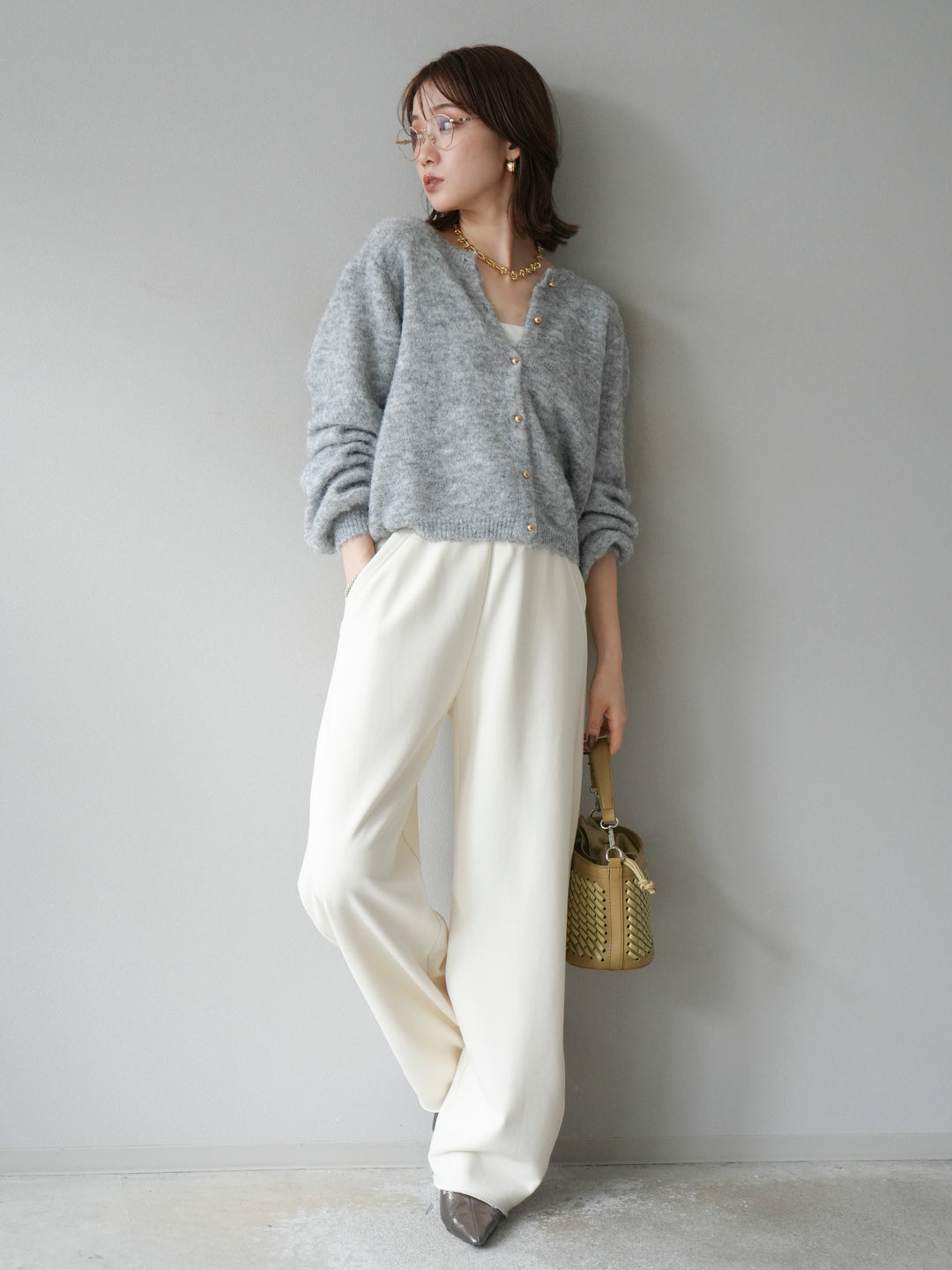 [SET]ゴールドボタンニットカーディガン+アウトシームカットオフスエットパンツ(2set)