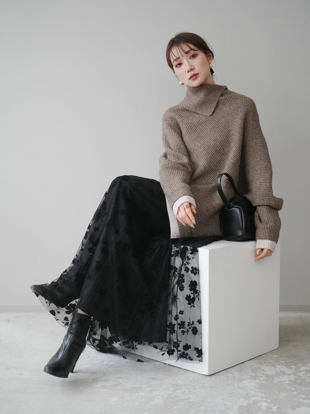 [予約]配色アシンメトリードルマンニットプルオーバー/oatmeal