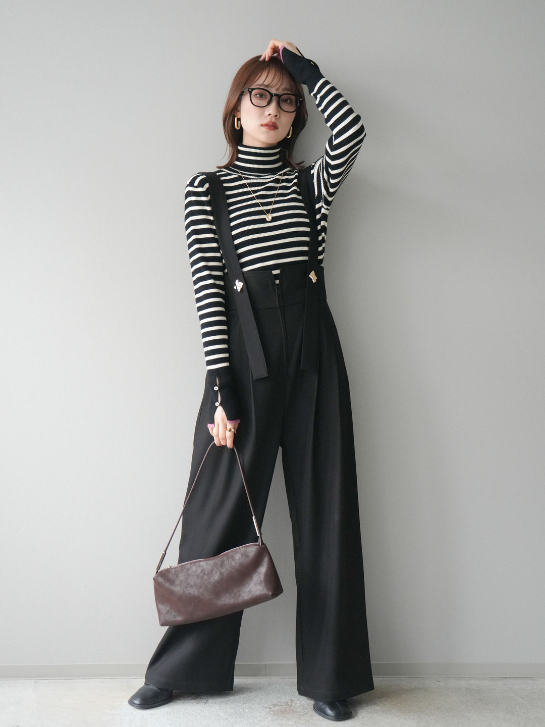 [SET]袖配色ハイネックボーダーリブニットトップス+ゴールドボタンサスペンダーワイドパンツ(2set)