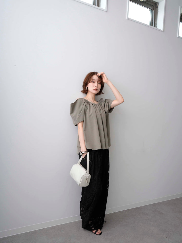 [予約]オープンショルダーギャザートップス/ashkhaki