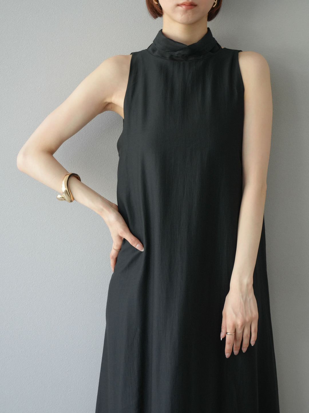 [予約]シアーホルターバックオープンワンピース/ブラック