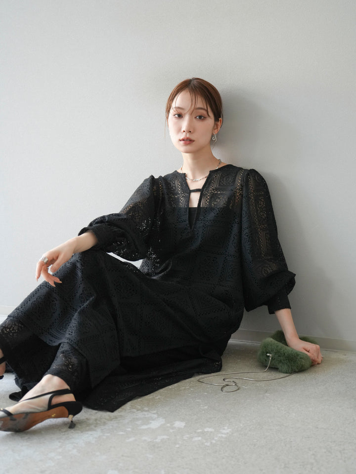 【套裝】塊蕾絲捲袖洋裝+塊蕾絲寬褲（2套）