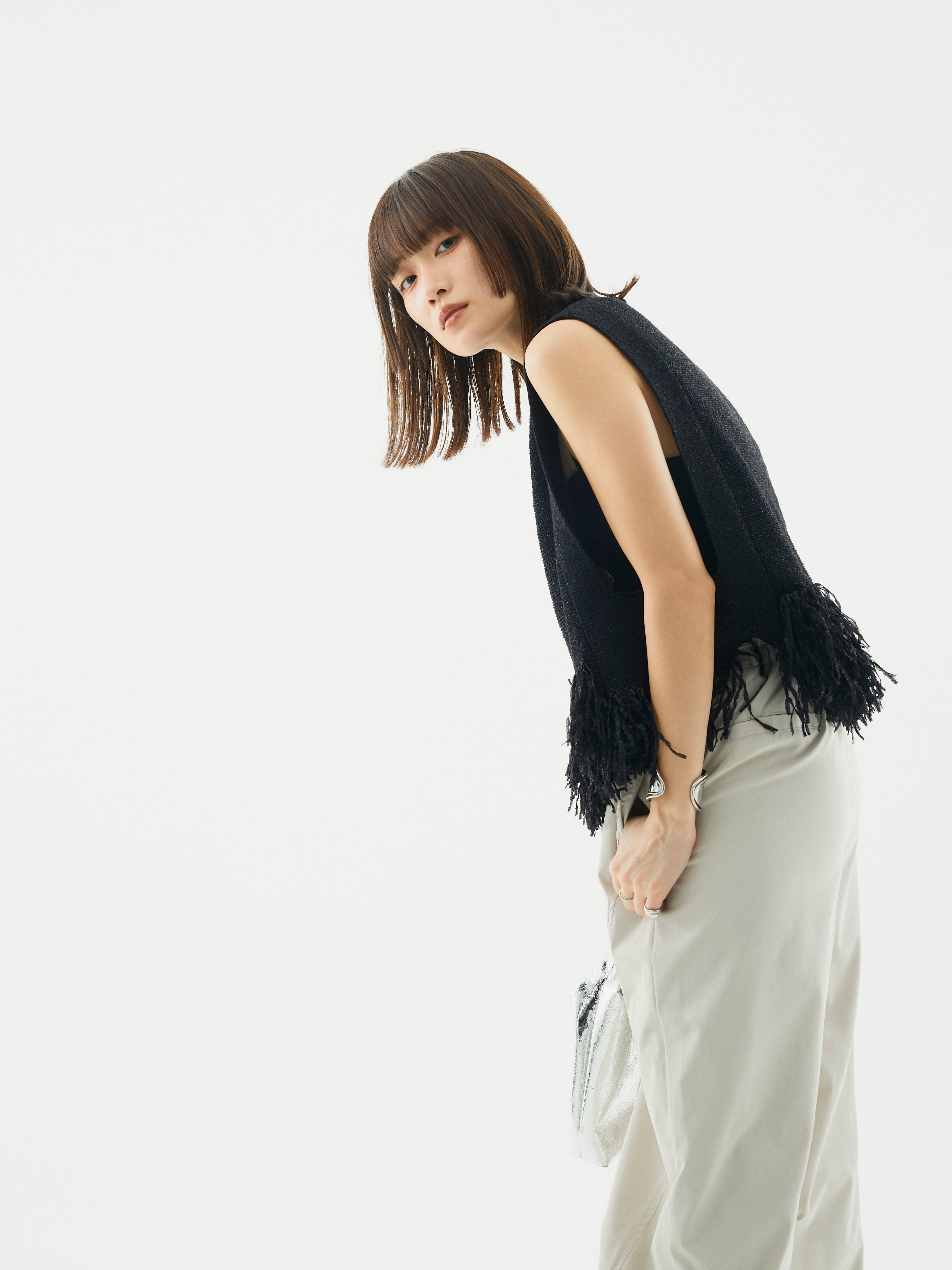 AURATELLE ブラックニットベスト AURATELLE ブラックニットベスト WOMEN WTO Vネックニットベスト