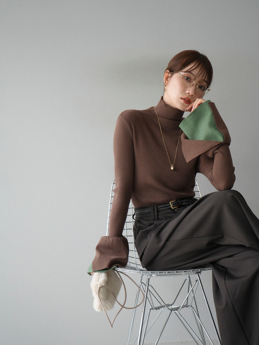 [SET] 疊層喇叭袖高領針織上衣 + 雙褶寬褲 (2 套)