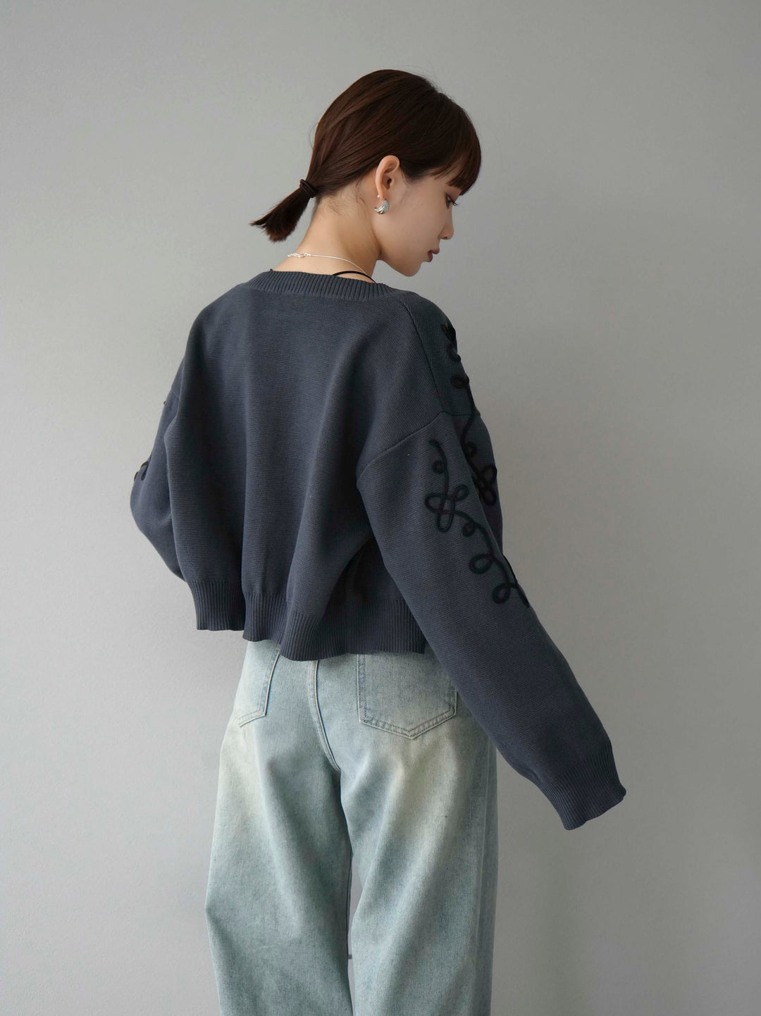 [SET]コード刺繍コットンニットジップカーディガン+ダブルストラップカットリブブラキャミソール+ベルトアシンメトリーダメージデニム(3set)