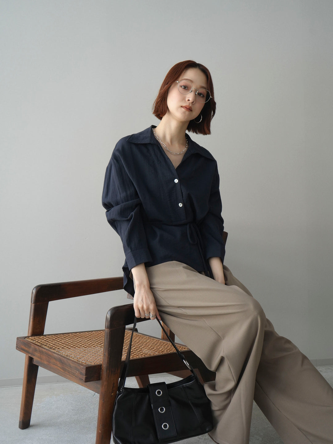 [SET]Vネック変形ラインシャツ+ベルト付キーホルダーモチーフワイドパンツ(2set)