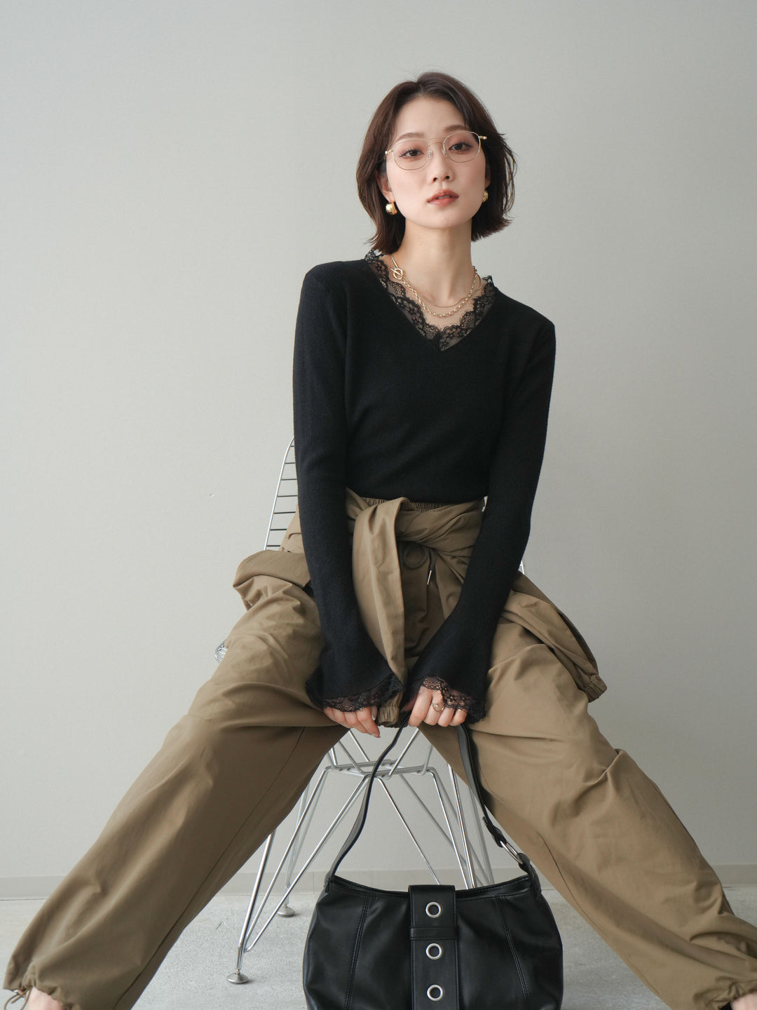 [予約]レースドッキングVネックニットトップス/black