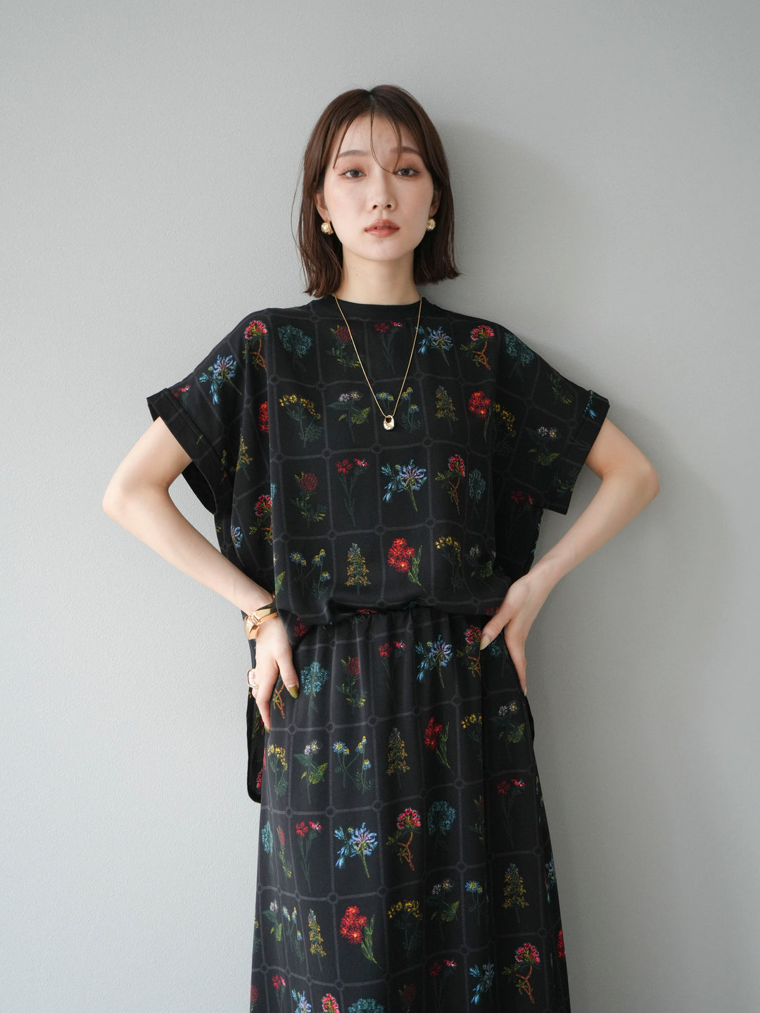 [予約]パッチワークフラワープリントプルオーバー/ブラック