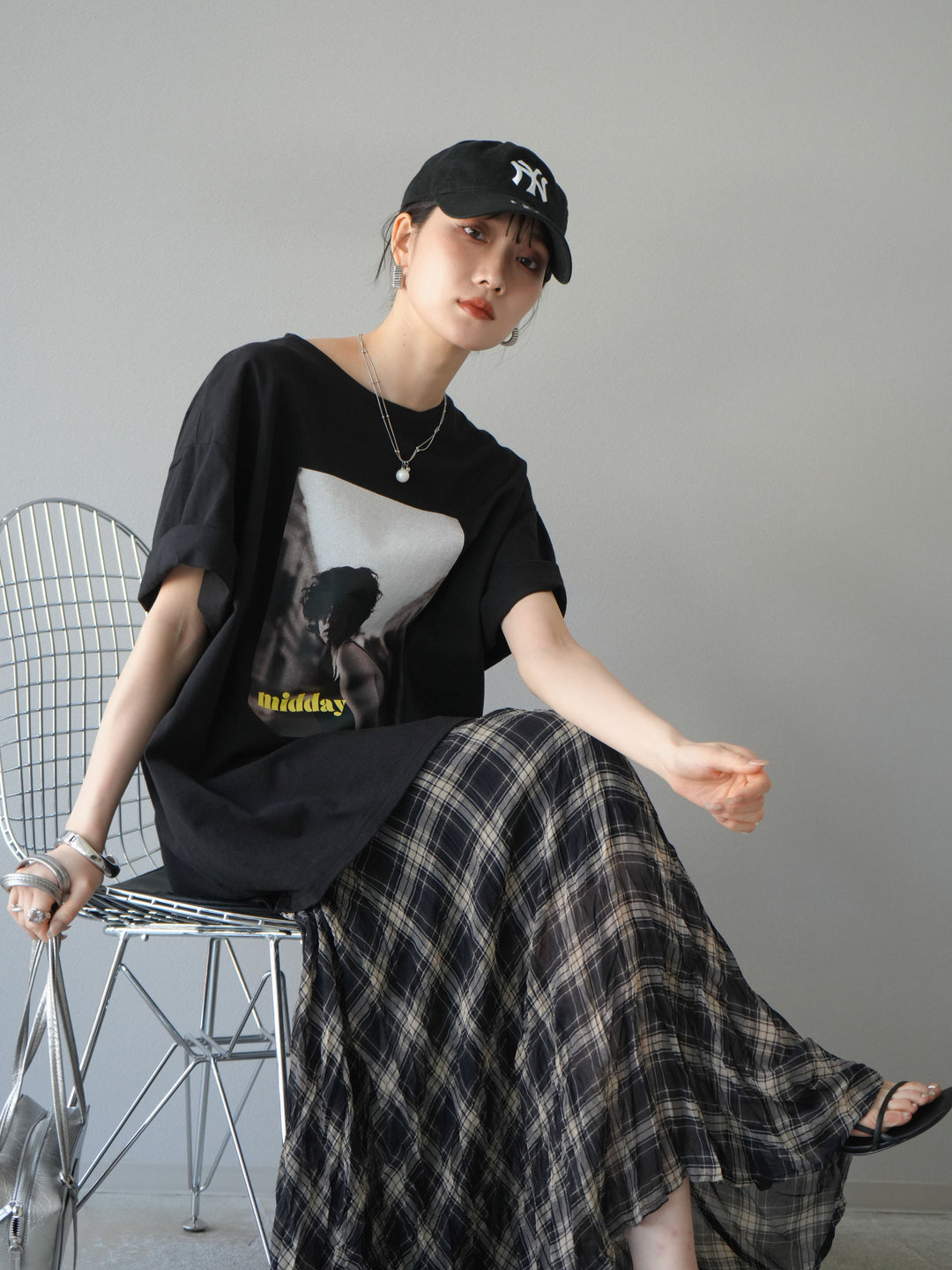 [SET]ネオンロゴフォトプリントBIG Tシャツ+シアーチェックアシンメトリーワッシャースカート(2set)