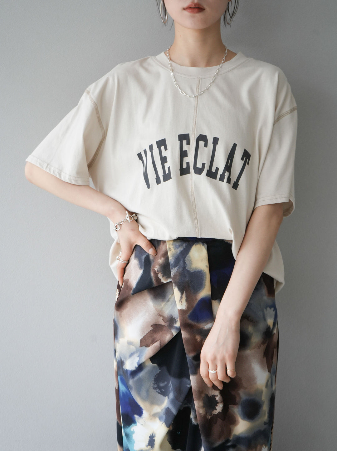 [Pre-order] VIE ECLAT logo big T-shirt/Ecru