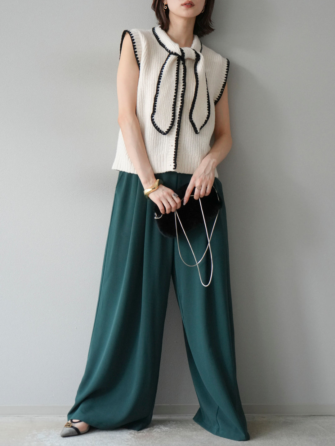 [予約]ステッチデザインボウタイニットベスト/アイボリー