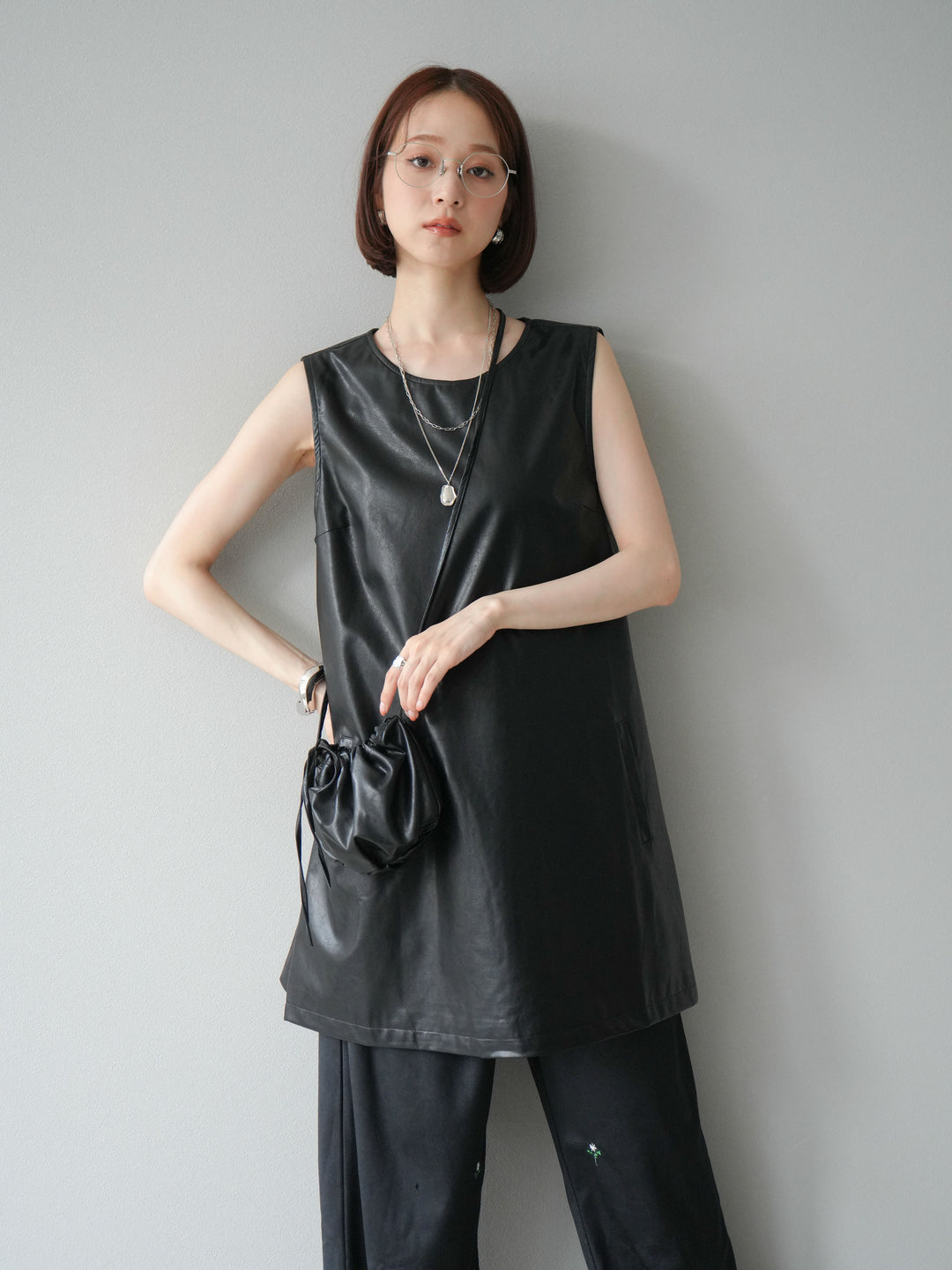 [予約]ショルダーポーチ付レザーミニワンピース/ブラック