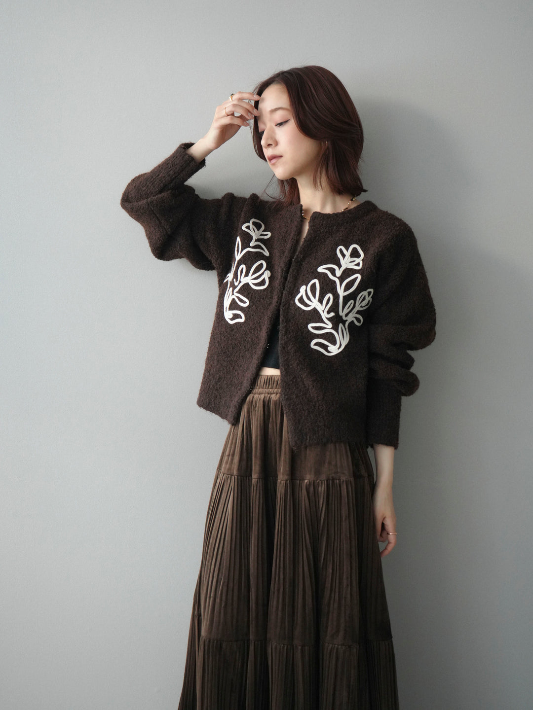 [SET]テープ刺繍ホック開きブークレニットカーディガン+ベロアティアードワッシャースカート(2set)