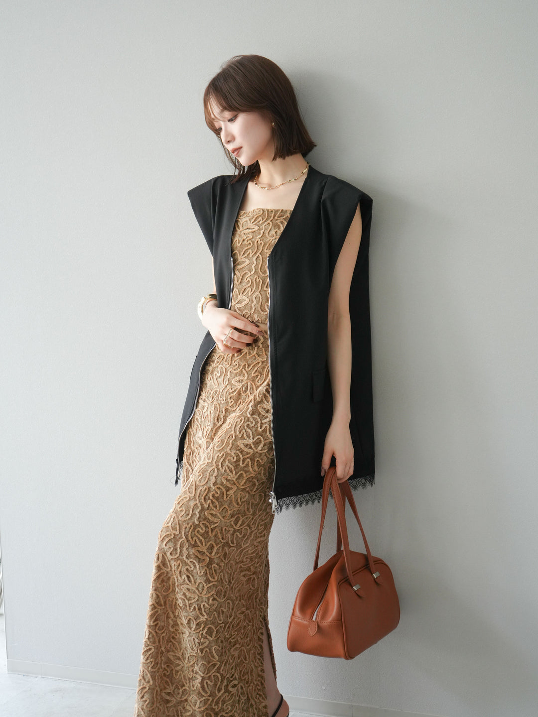 [預購] 雙拉鍊蕾絲下擺背心/黑色