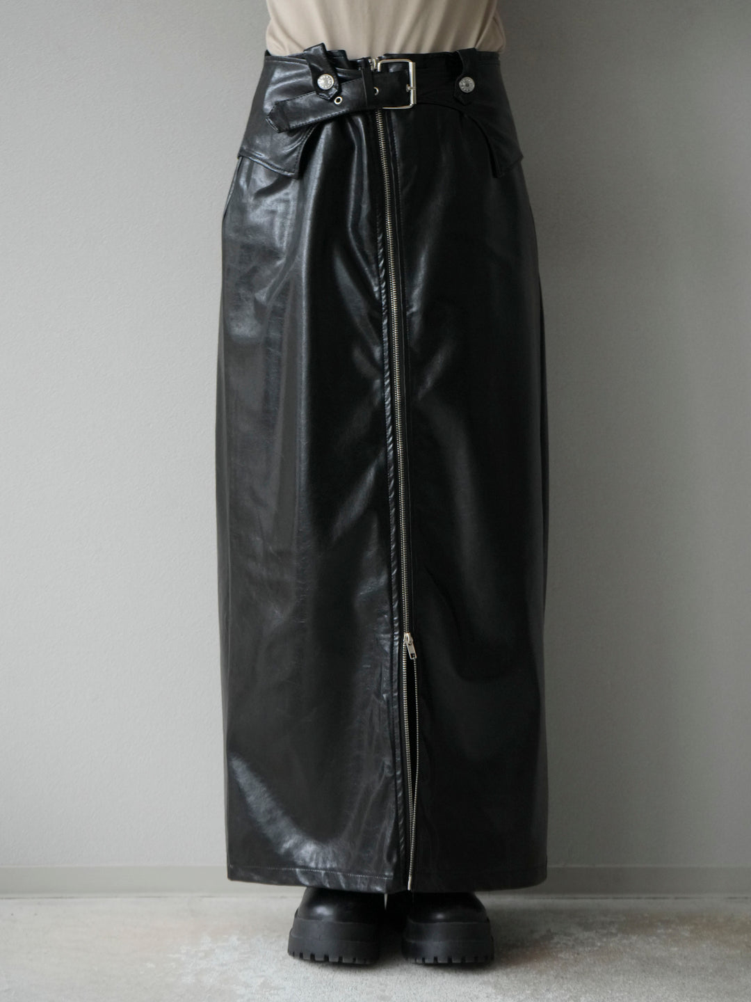 [予約]ベルトデザインレザータッチZIPタイトスカート/ブラック
