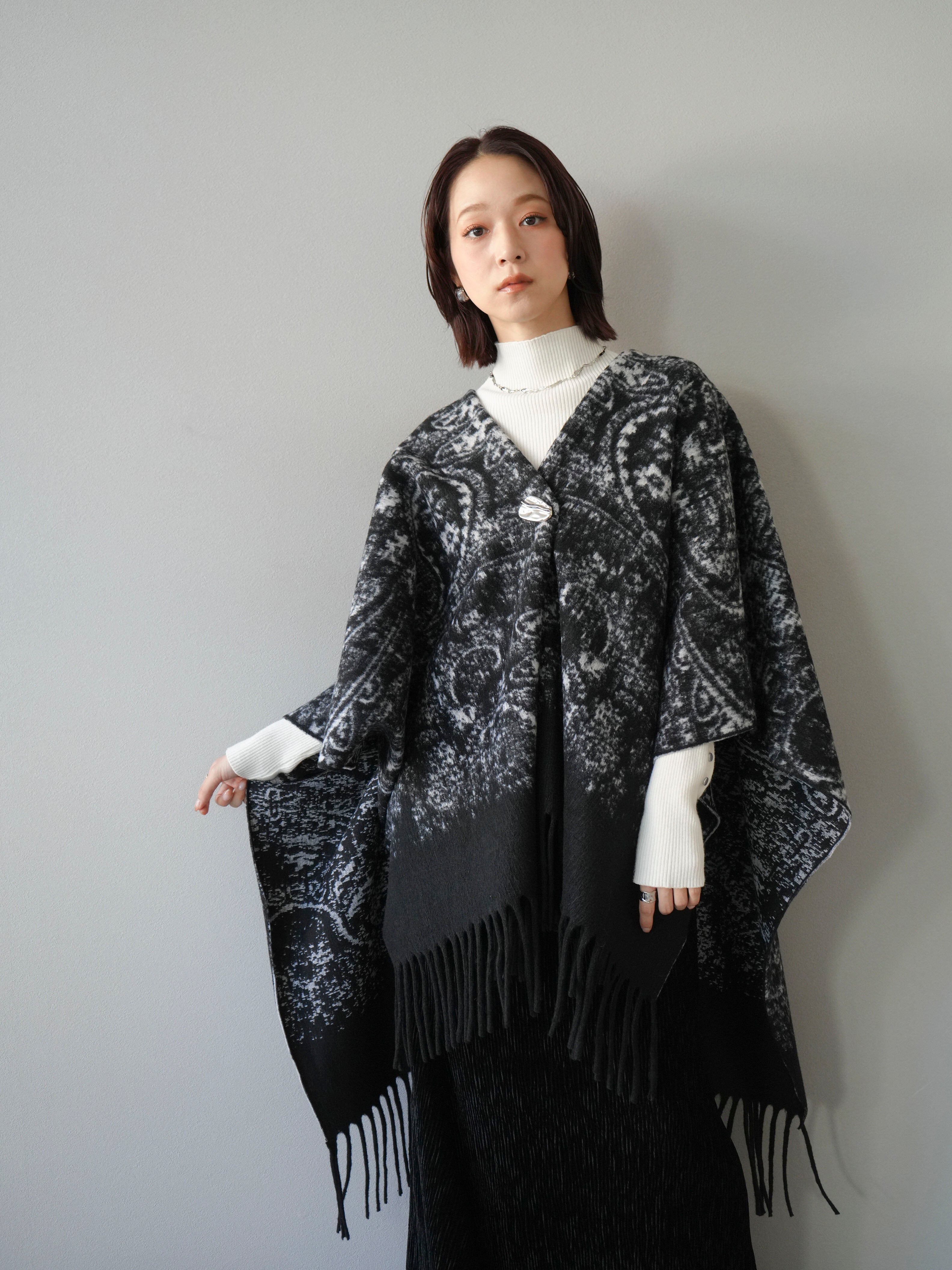 SET]アブストラクト柄ストールポンチョ+選べるアクセセット(2set) – Lumier