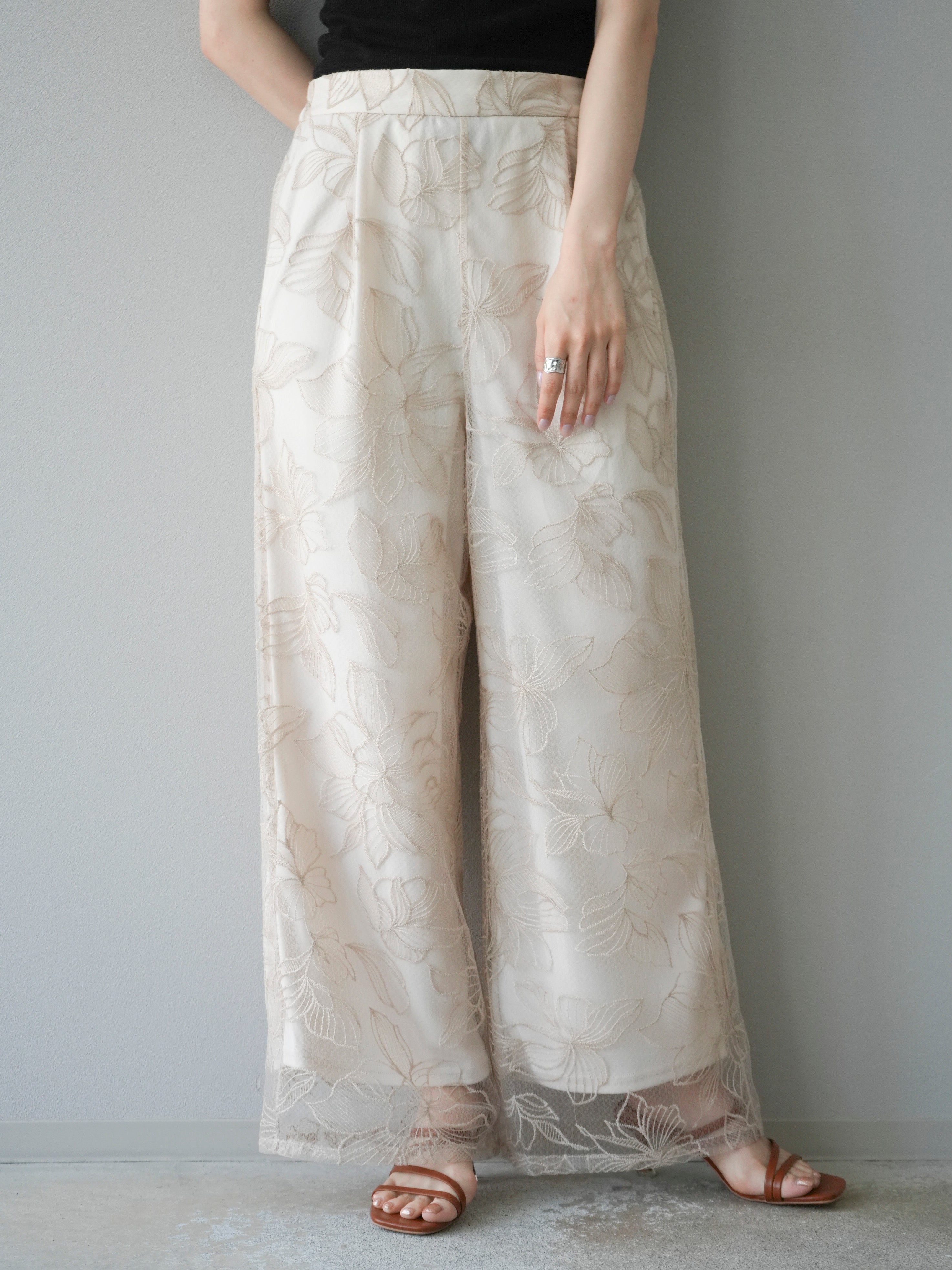 美品 gasa 「湖の城」フラワーワイドパンツ 予約]チュールフラワー刺繍ワイドパンツ/エクリュ – Lumier