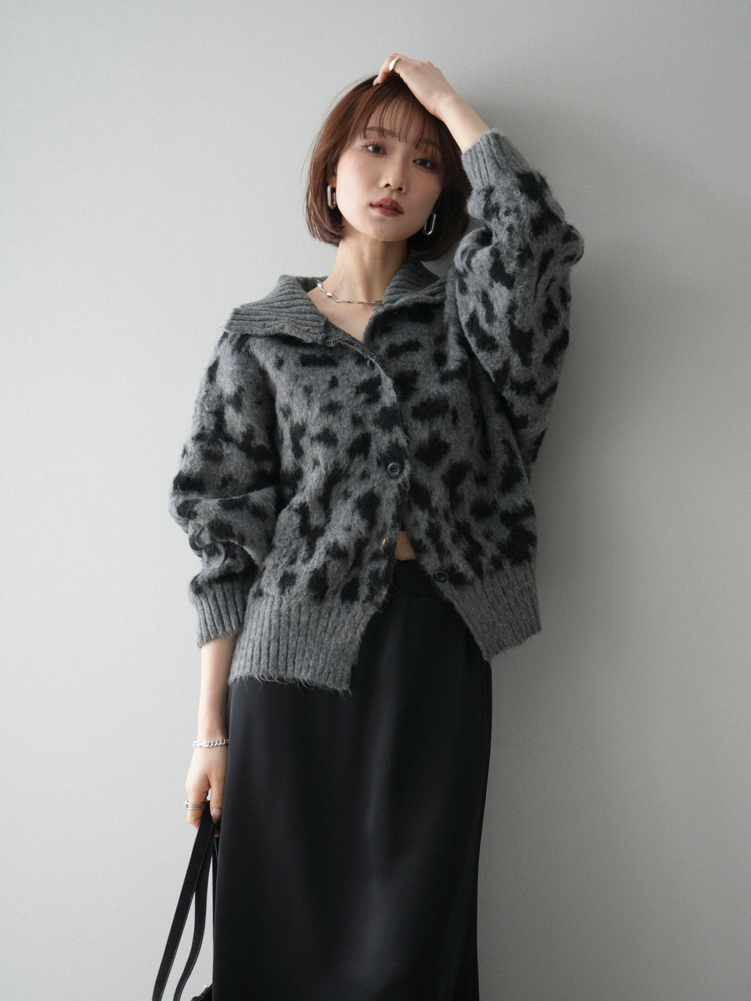 [予約]スタンドネックレオパード柄ニットカーディガン/gray