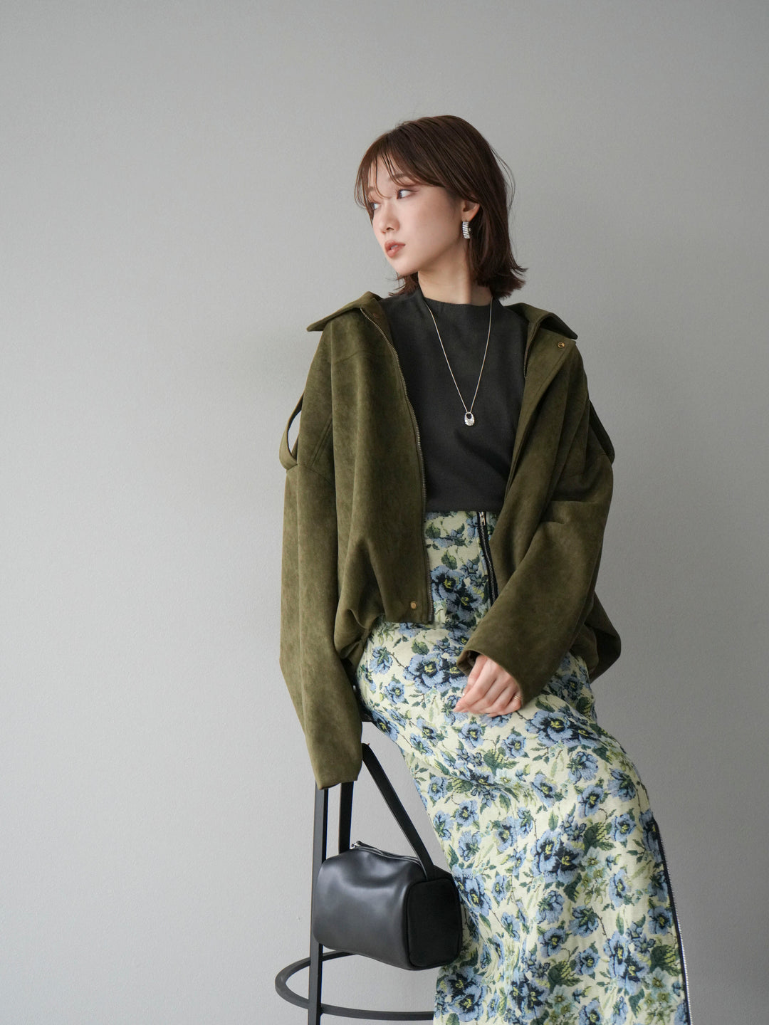 [SET] 麂皮外套上衣 + 小領法式針織上衣（2 組）