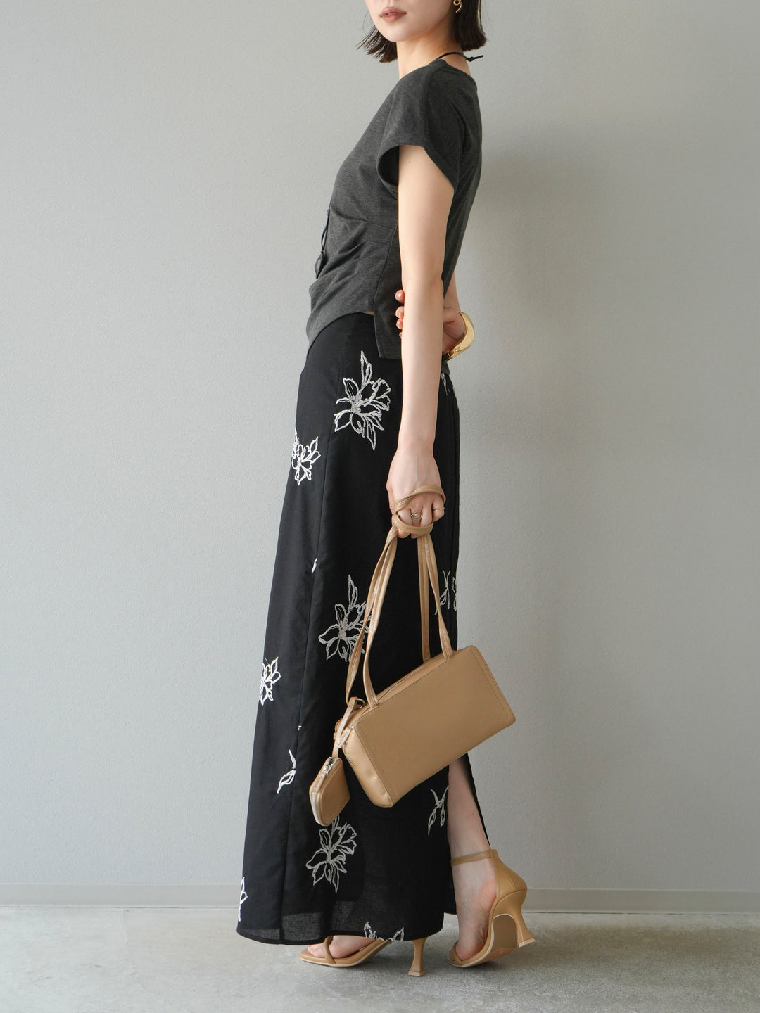 [予約]フラワー刺繍ナロースカート/ブラック