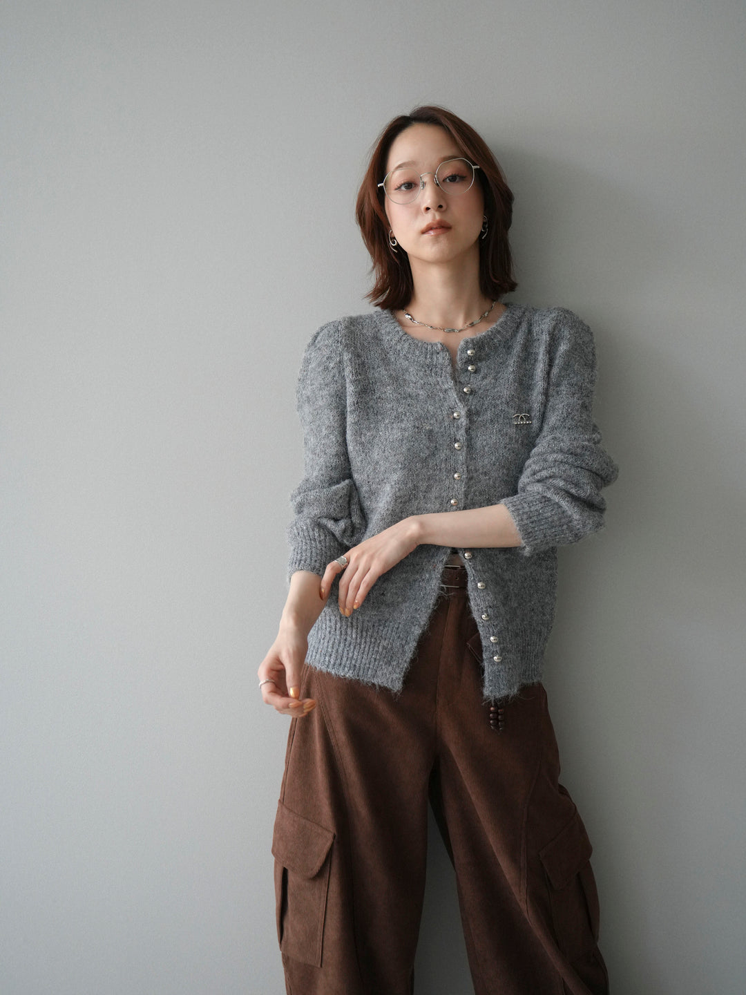 [予約]ブローチ付silverボタンミックスニットカーディガン/gray