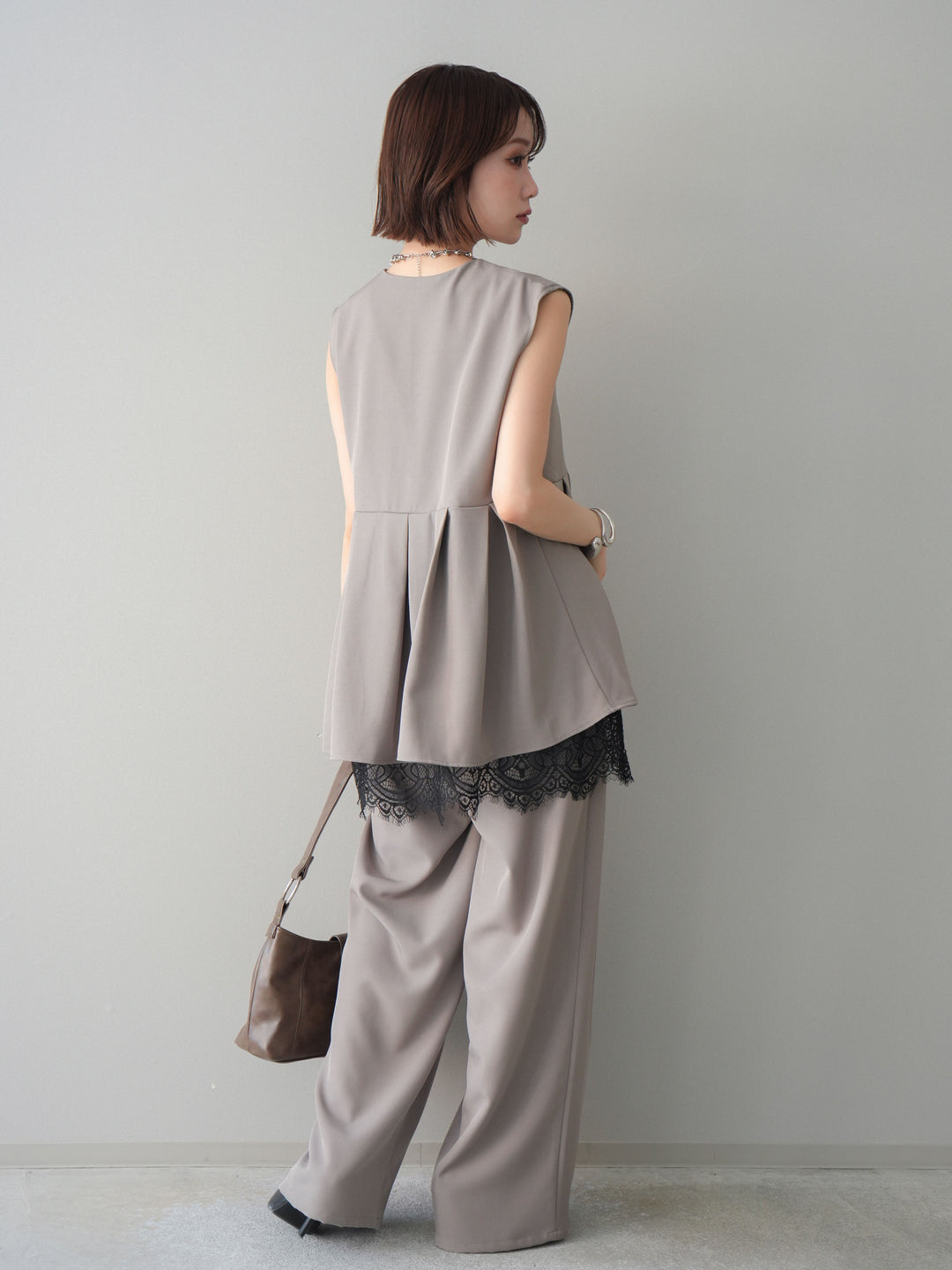 [予約]ウエストバイカラータックワイドパンツ/greige