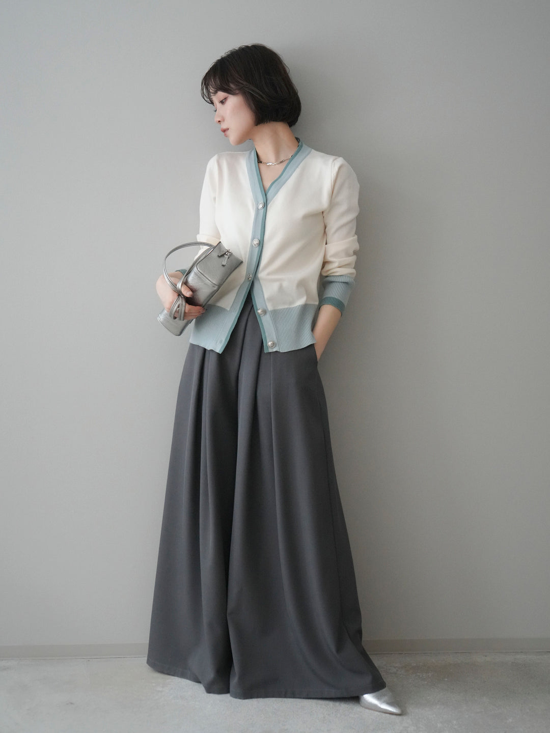 [SET]デザインボタン配色Vネックニットカーディガン+テープベルトタックバギーパンツ(2set)