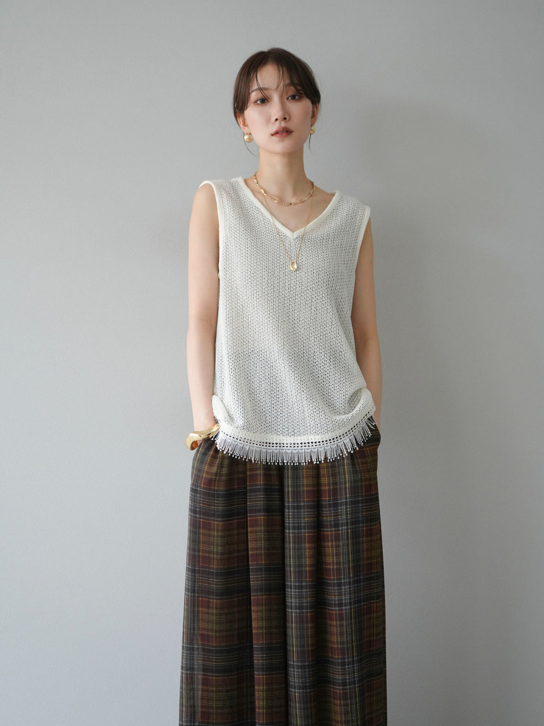 [予約]裾フリンジVネックニットタンクトップアンサンブル/オフ