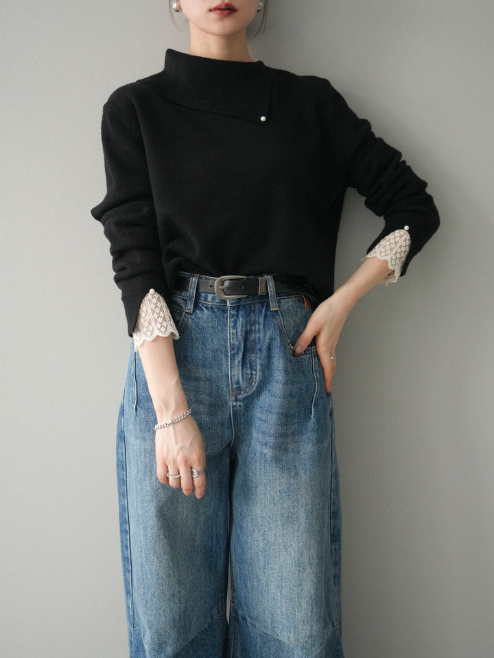 【預購】袖口蕾絲珍珠裝飾撞色針織上衣 / 黑色