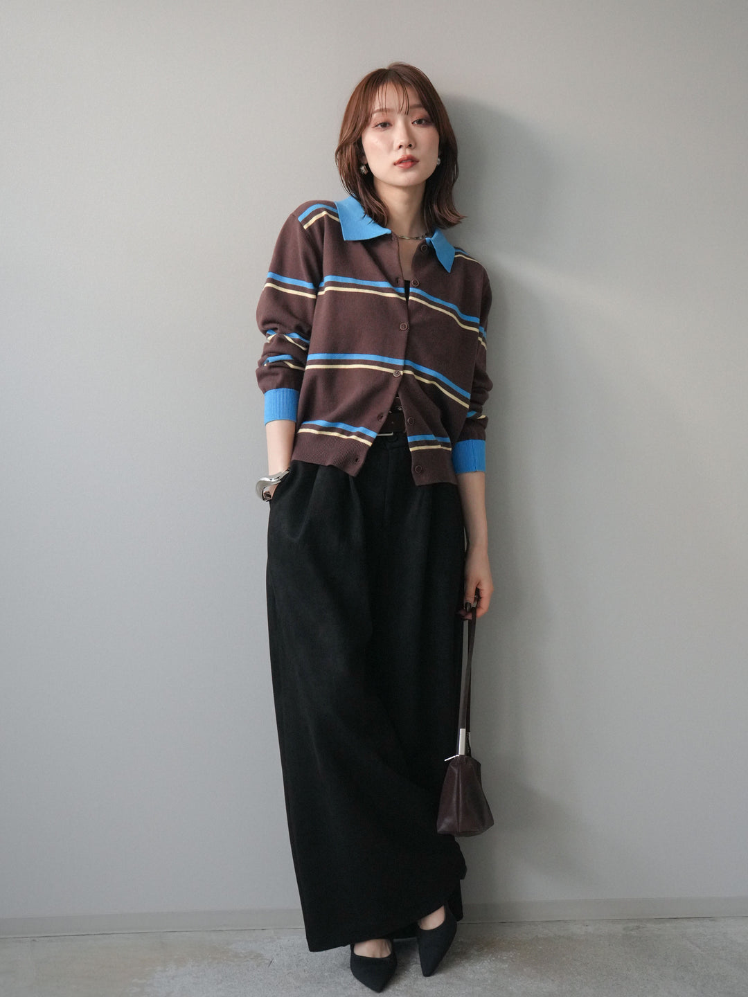 [予約]モチーフベルト付スエードタックワイドパンツ/black