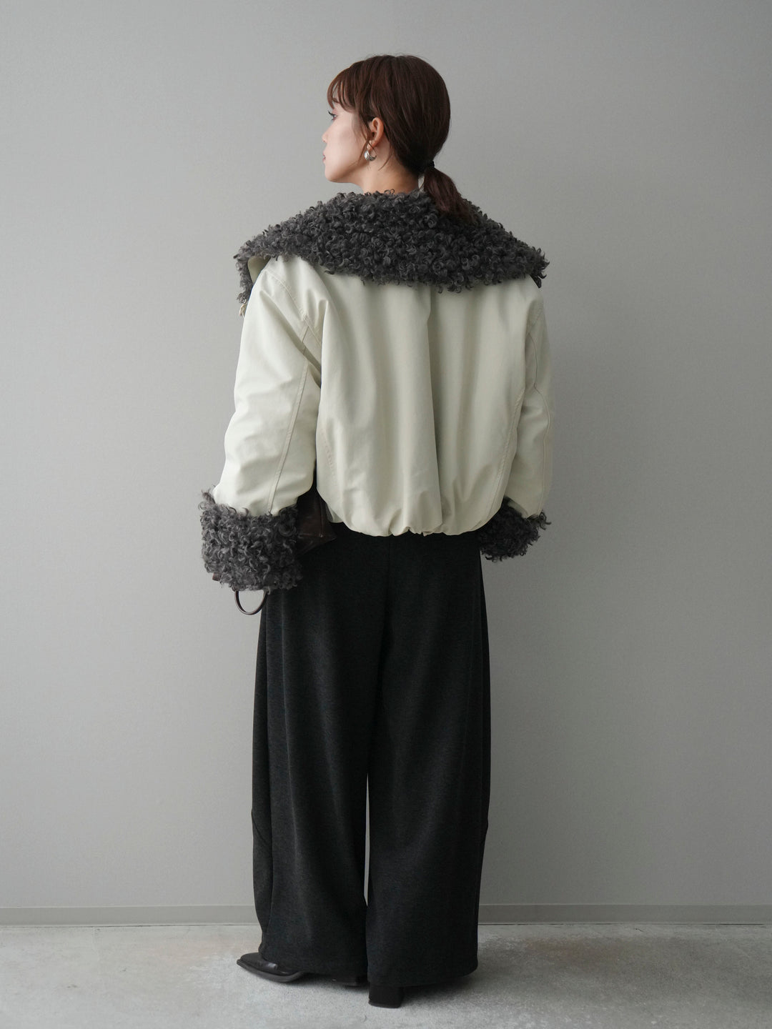 [SET]プードルファーダウンジャケット+アンゴラタッチボートネッククロップドプルオーバー+ウエストベルトカーブラインスエットパンツ(3set)