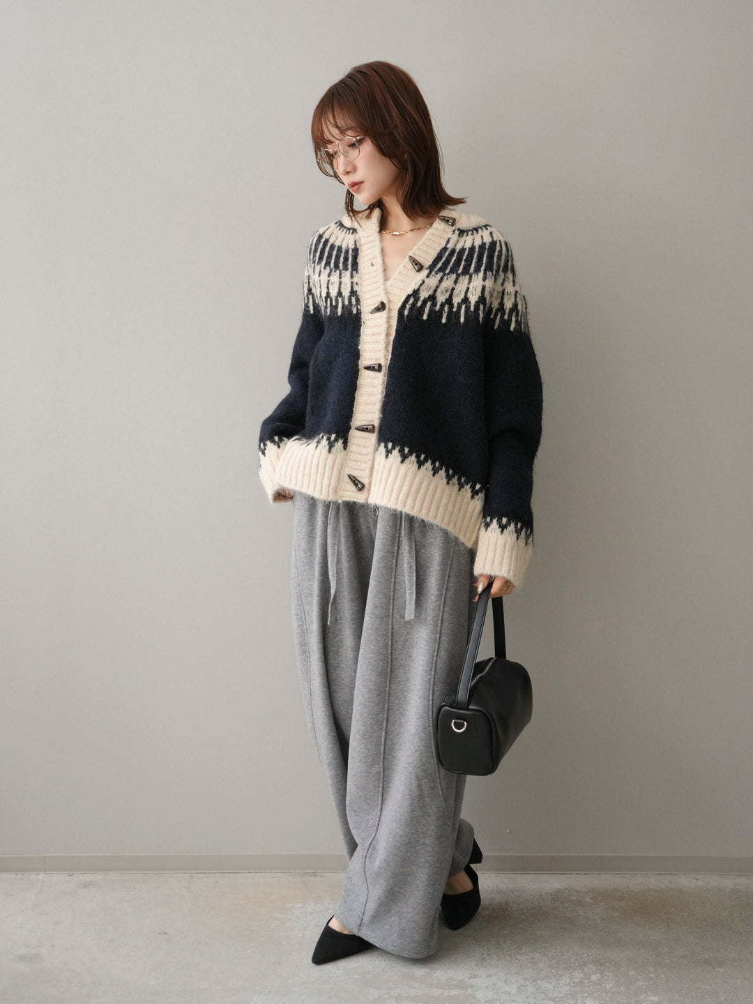 [SET]トグルボタン求心柄ニットカーディガン+ウエストベルトカーブラインスエットパンツ(2set)