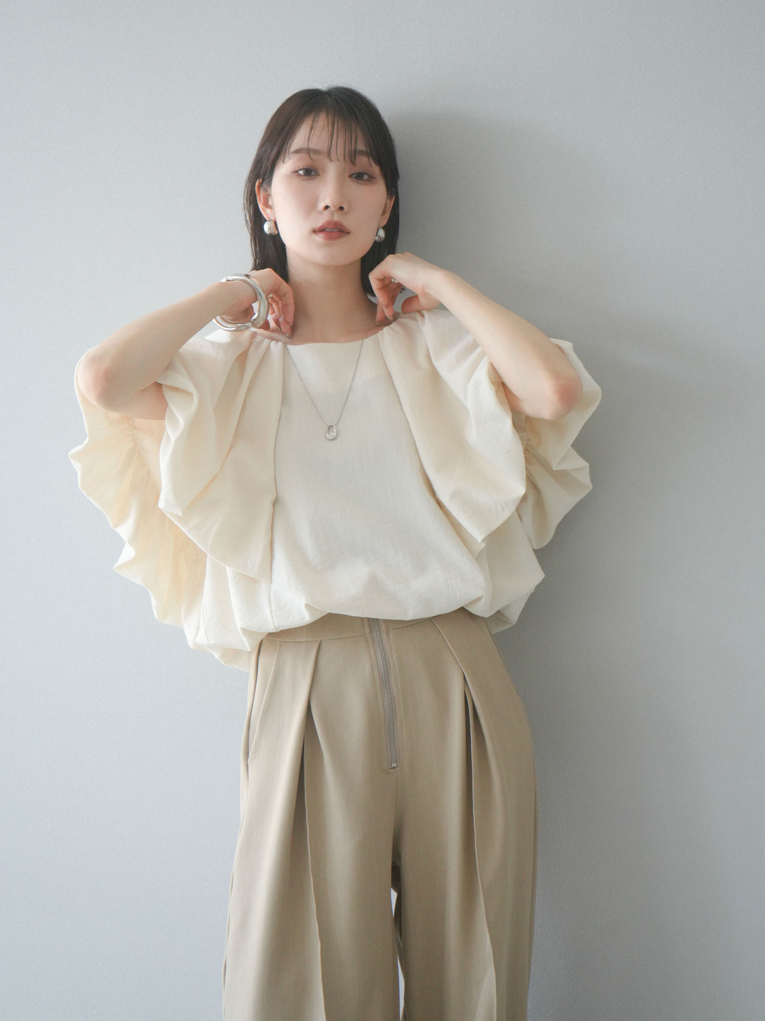 [SET] 燈籠袖褶襉設計上衣 + 拉鍊褶襉寬褲 (2 套)