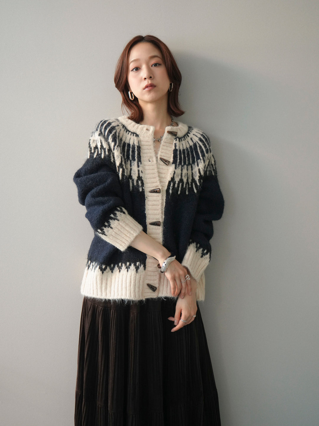 [SET]トグルボタン求心柄ニットカーディガン+トグルボタン求心柄ニットカーディガン(2set)