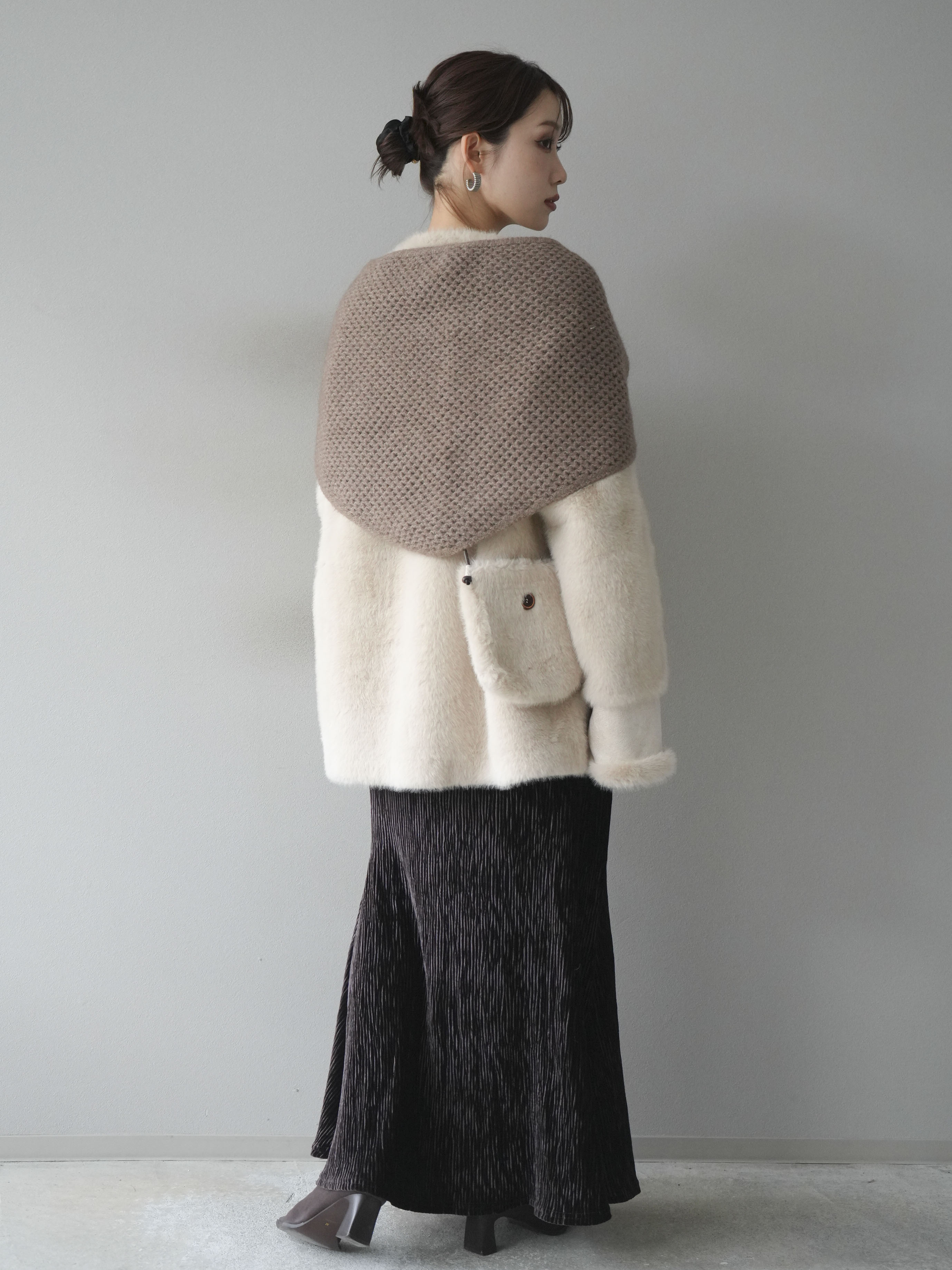 予約]バッグ付エコファーノーカラーコート/beige – Lumier