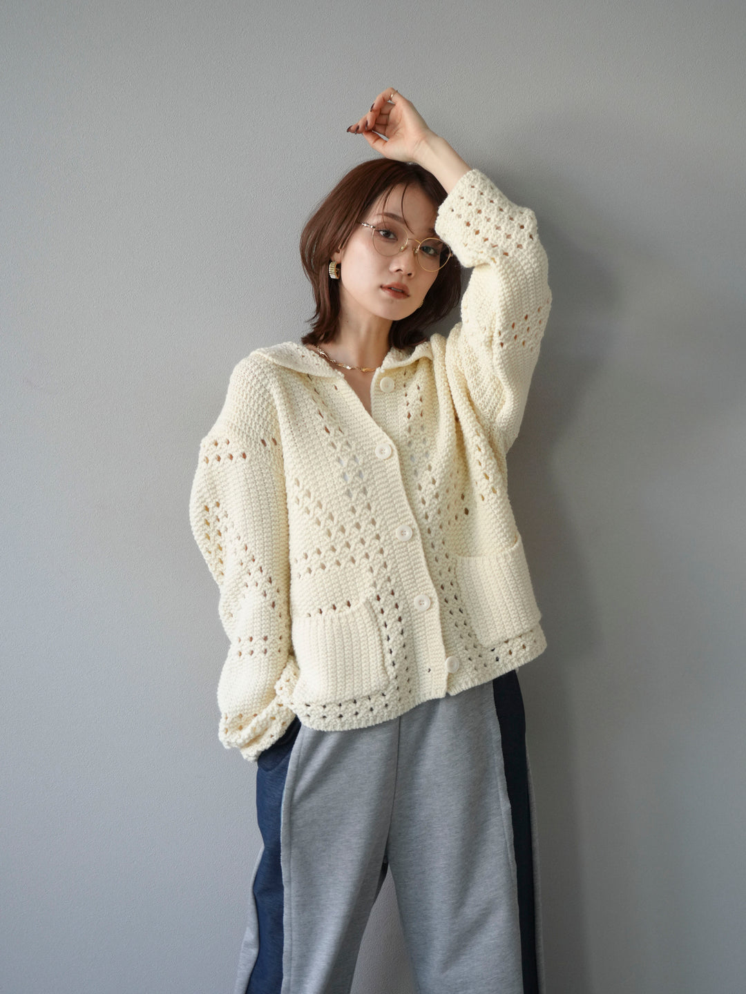 [予約]丸襟透かし編みニットカーディガン/オフ