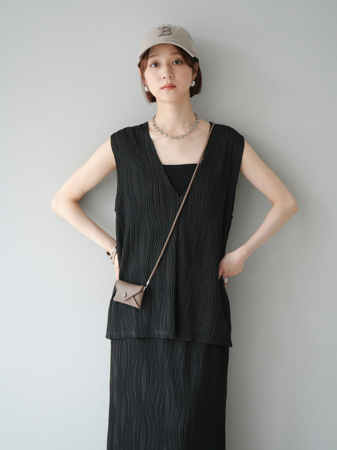 [SET]ウェーブパイピングVネックベスト+カップ付テレコリブベアキャミソール(2set)