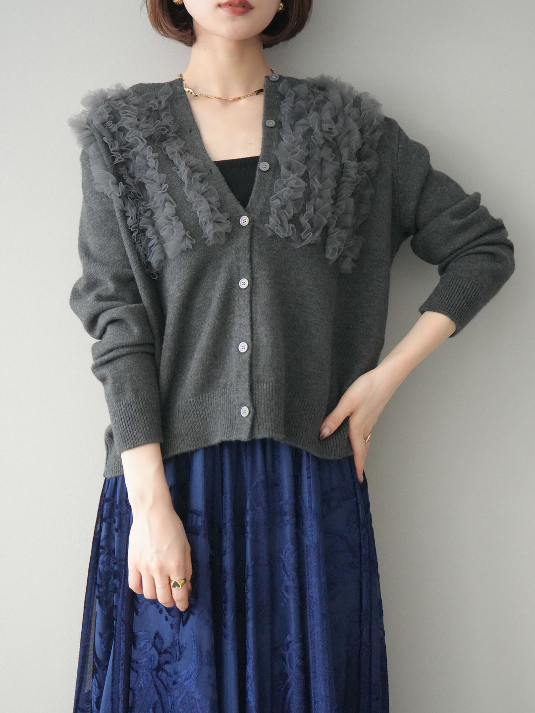 [SET]チュールフリルニットカーディガン+アンティーク柄フロッキーマキシスカート(2set)