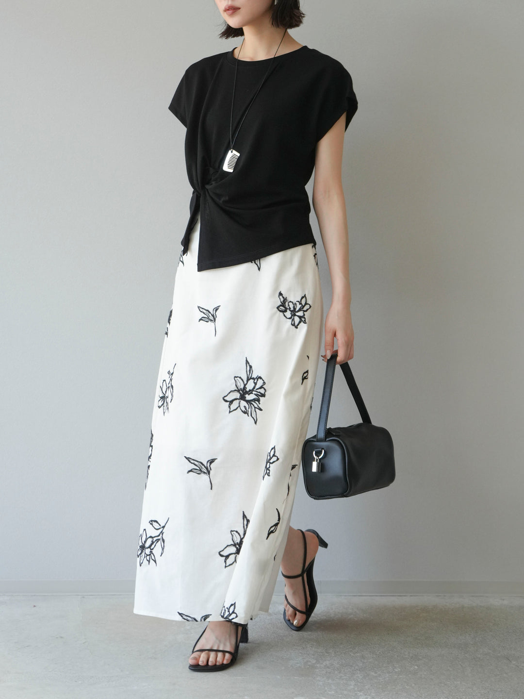 [予約]フラワー刺繍ナロースカート/ホワイト