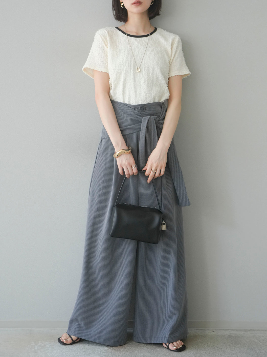 【預訂】顏色協調的滾邊蓬鬆剪裁上衣/象牙白