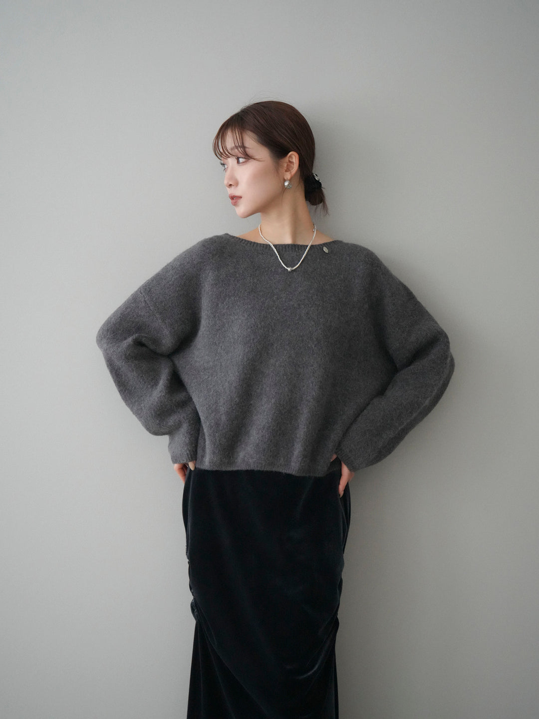 [予約]アンゴラタッチボートネッククロップドプルオーバー/charcoal