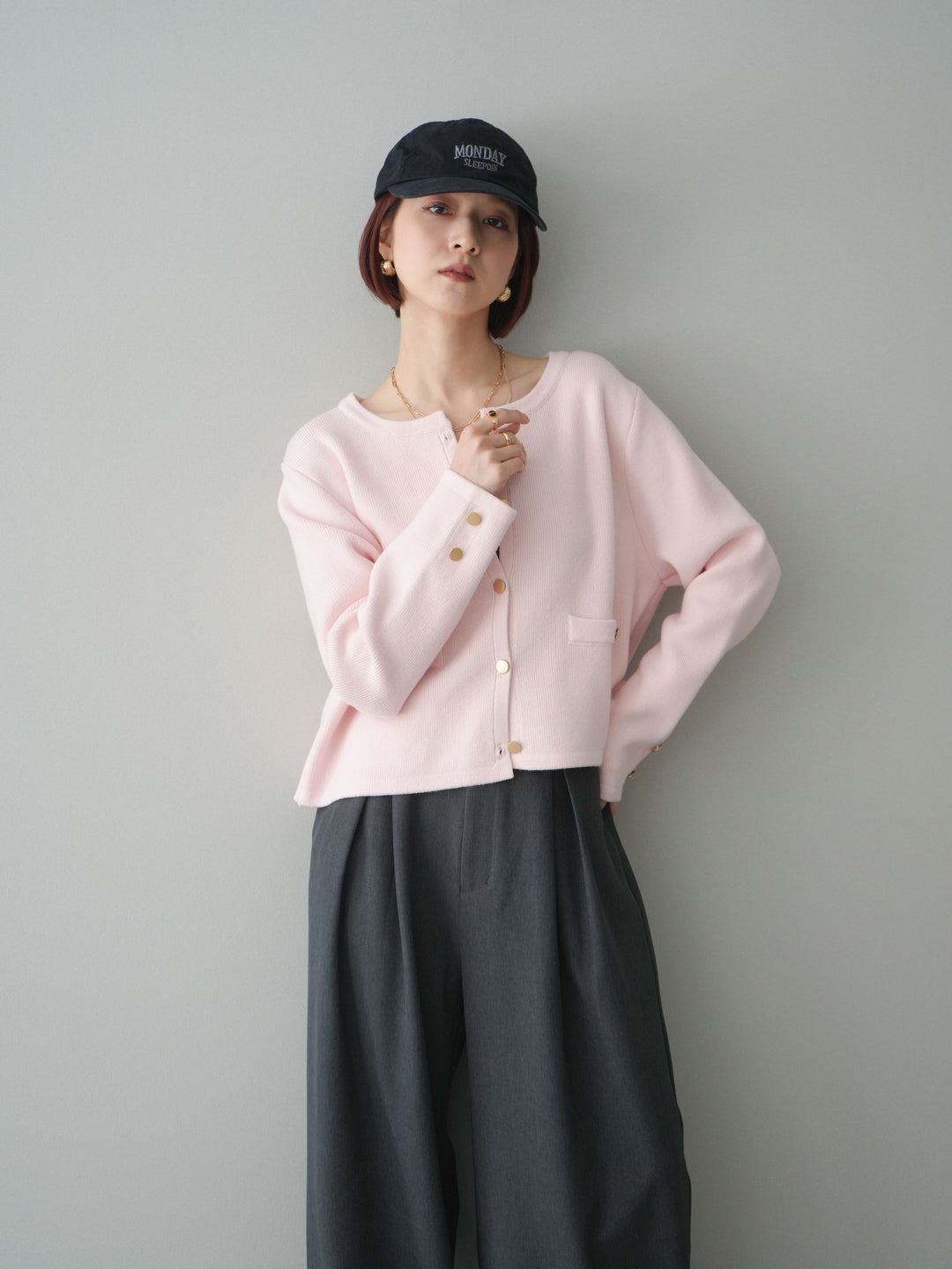 [SET]ゴールドボタンノーカラーニットジャケット+サテンベルトタックワイドパンツ(2set)