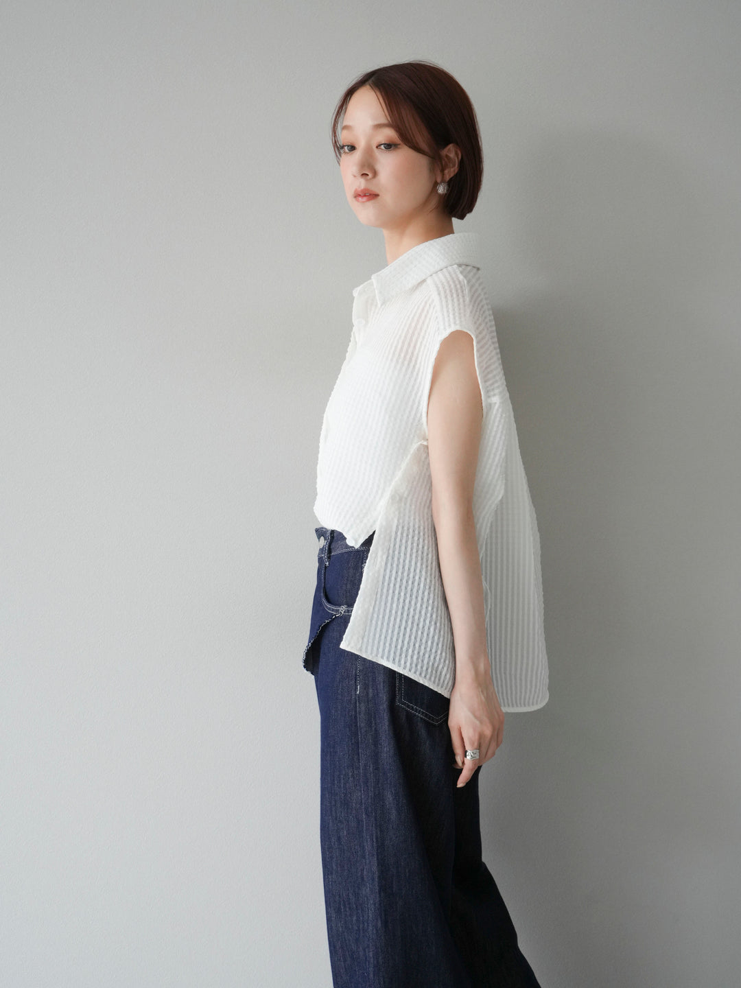 [SET] 透視格紋無袖襯衫 + 臀部設計牛仔褲（2 套）