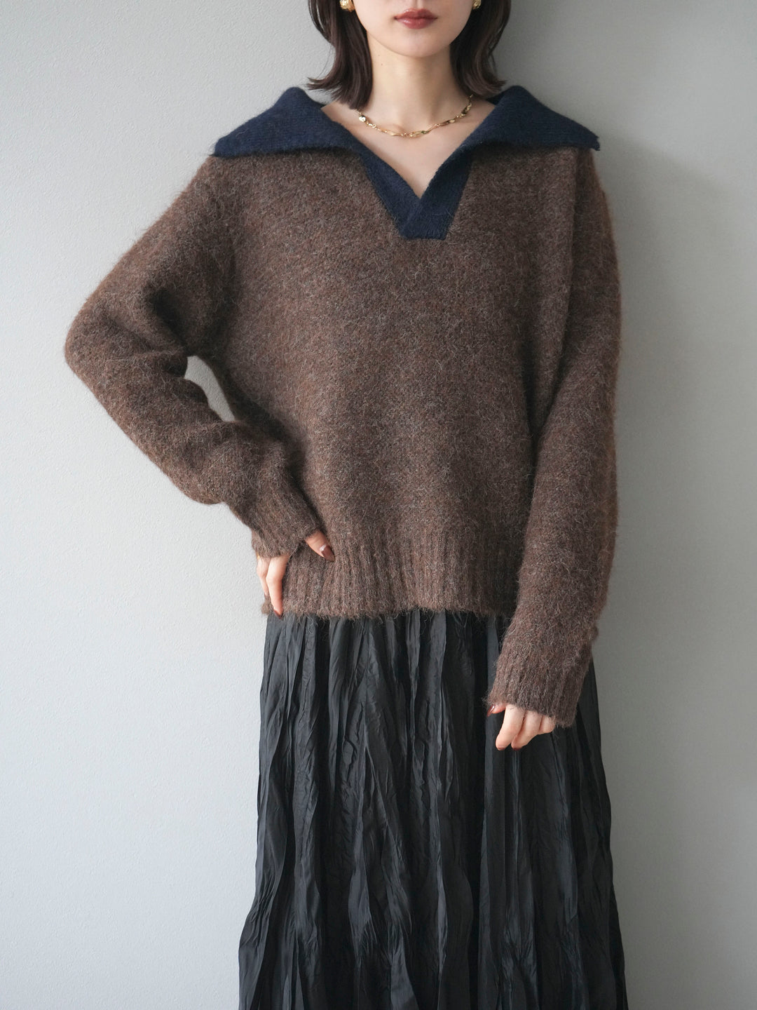 [予約]バイカラー襟付きニットプルオーバー/brown