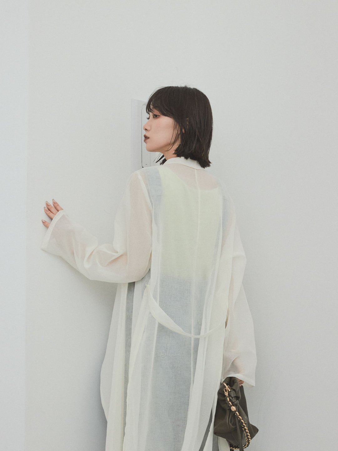 [SET] 中縫牛仔背帶褲 + 透視長版外套（2 件組）