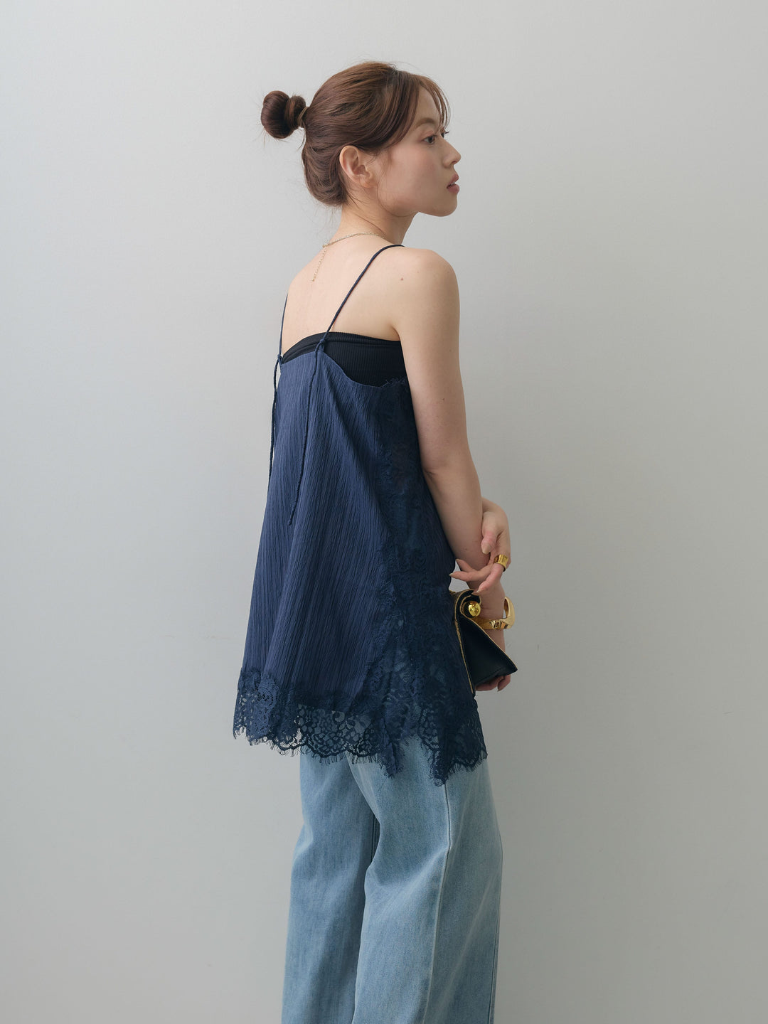 [予約]ワッシャーテクスチャーレーストリムキャミソール/navy